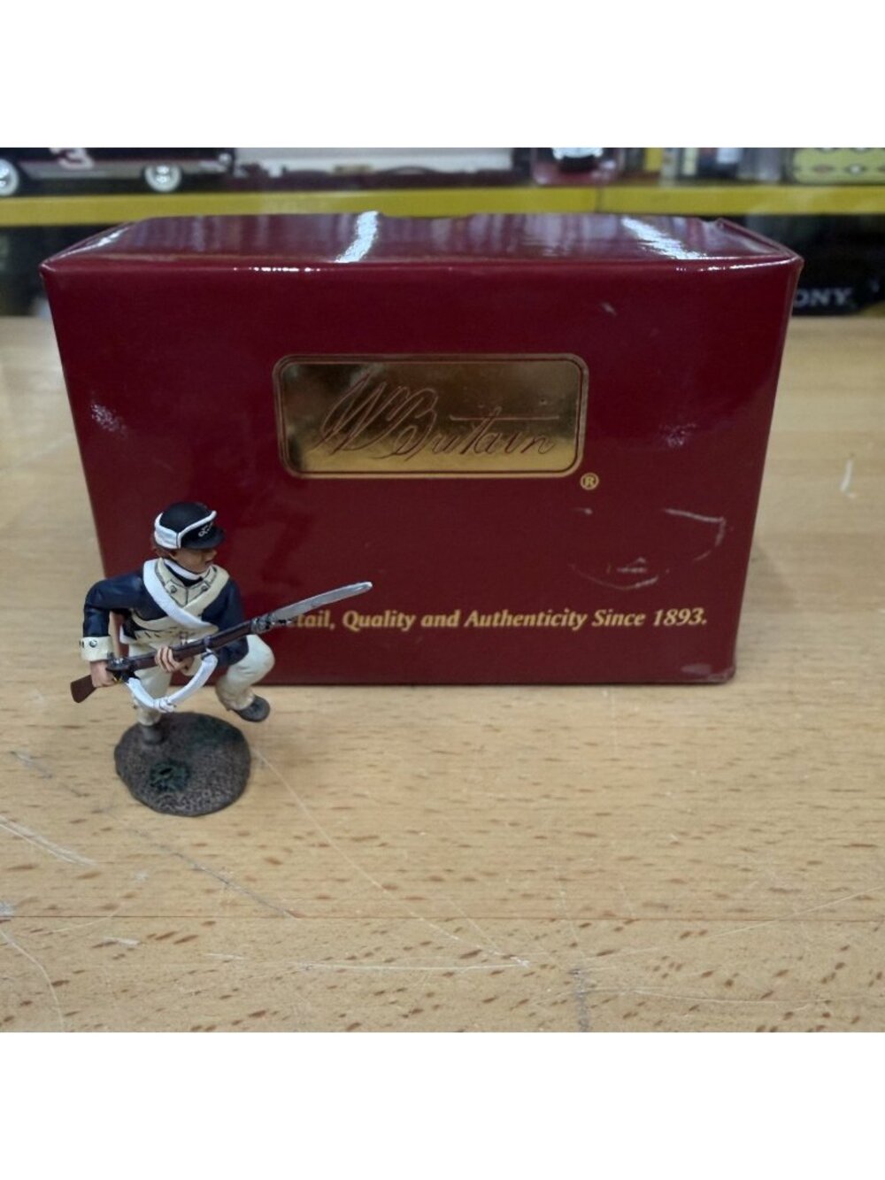 W. Britain 17841 Yorktown American Light Infantry Charging 54mm Metal Figure Box